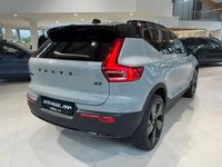 Neu Volvo XC40 Plus 163 PS (119 kW) 2025 Grau SUV