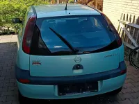 Usado Opel Corsa Comfort 75 HP (55 kW) 2002 Verde Citadino