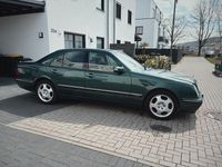 Second-hand Mercedes E200 Elegance 163 CP (119 kW) 2001 Verde Berlinǎ