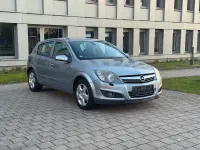 Usata Opel Astra 110 CV (80 kW) 2008 Andere farben Utilitaria