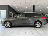 Gebraucht Ford Focus Cool & Connect 120 PS (88 kW) 2019 Grau Kombi