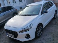 Gebraucht Hyundai i30 Intro Edition 120 PS (88 kW) 2017 Weiß Limousine