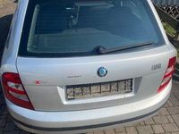 Gebraucht Skoda Fabia 54 PS (39 kW) 2003 Silber Limousine