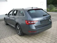 Gebraucht Skoda Superb Style 190 PS (139 kW) 2016 Grau Kombi
