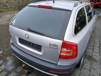Gebraucht Skoda Octavia Scout Scout 4x4 140 PS (102 kW) 2008 Brilliant silber mettalic Kombi
