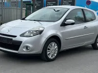Gebraucht Renault Clio III Dynamique 75 PS (55 kW) 2010 Grau Limousine