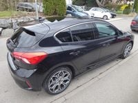 Gebraucht Ford Focus Titanium 125 PS (91 kW) 2018 Schwarz Kombi