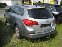 Gebraucht Opel Astra Edition 140 PS (102 kW) 2014 Silbersee/perl silber (m2) Kombi