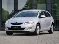 Gebraucht Opel Astra Design Edition 140 PS (102 kW) 2011 Silber Kombi