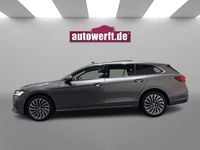 Gebraucht Skoda Superb LAURIN & KLEMENT 150 PS (110 kW) 2024 Grau Kombi