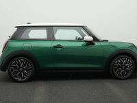 Gebraucht Mini Cooper Favoured 156 PS (114 kW) 2024 Grün Kleinwagen