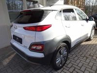 gebraucht Hyundai Kona Elektro Premium+AHK+LEDER+NAVI+SITZHZG