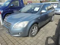 Używany Kia Ceed 126 KM (92 kW) 2009 Niebieski Hatchback