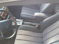 Gebraucht Mercedes 190 108 PS (79 kW) 1992 Limousine