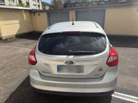 Gebraucht Ford Focus Titanium 125 PS (91 kW) 2012 Silber Limousine
