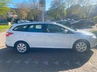 Gebraucht Ford Focus 105 PS (77 kW) 2011 Weiß Kombi