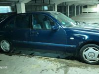 Gebraucht Mercedes E200 Classic 136 PS (100 kW) 1998 Blau Limousine