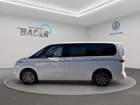 Second-hand VW Multivan Style 150 CP (110 kW) 2023 Alb Monovolum