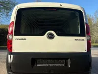 Gebraucht Opel Combo 90 PS (66 kW) 2016 Weiß Van / Kleinbus