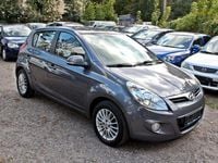 Gebraucht Hyundai i20 Life 77 PS (56 kW) 2011 Grau Limousine