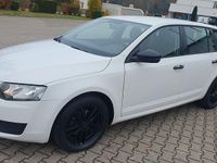 Usado Skoda Octavia Active 90 HP (66 kW) 2015 Branco Carrinha