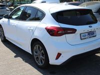 Gebraucht Ford Focus ST-Line 125 PS (91 kW) 2023 Weiß Limousine