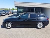 Gebraucht BMW 320 Advantage 190 PS (139 kW) 2021 Black sapphire metallic Kombi