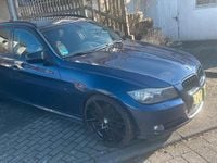 Gebraucht BMW 320 Shadowline 184 PS (135 kW) 2010 Blau Kombi