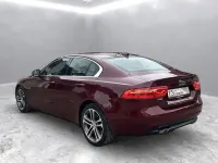 Gebraucht Jaguar XE Prestige 179 PS (131 kW) 2017 Rot Limousine