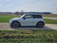 Gebraucht Mini John Cooper Works 231 PS (169 kW) 2021 Weiß Kleinwagen