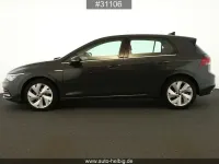Gebraucht VW Golf VIII Style 131 PS (96 kW) 2024 Grau Limousine
