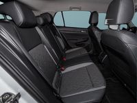 Gebraucht VW Golf VIII 150 PS (110 kW) 2025 Weiß Kleinwagen