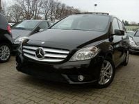 Gebraucht Mercedes B180 122 PS (89 kW) 2014 Schwarz Van / Kleinbus