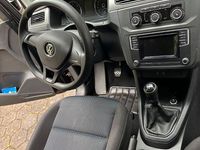 Gebraucht VW Caddy Trendline 75 PS (55 kW) 2016 Violet Van / Kleinbus