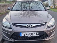 Gebraucht Hyundai i30 Style 116 PS (85 kW) 2011 Braun Limousine