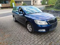 Gebraucht Skoda Octavia 140 PS (102 kW) 2011 Blau Kombi