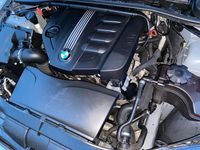 Gebraucht BMW 318 2011 Grau Limousine