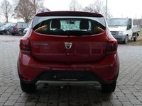 Gebraucht Dacia Sandero Prestige 90 PS (66 kW) 2017 Rot Limousine