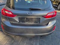 Gebraucht Ford Fiesta Trend 71 PS (52 kW) 2018 Frostweiß Kleinwagen