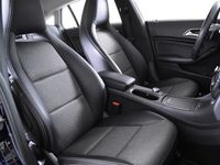 gebraucht Mercedes CLA200 Aut.*1.Hand*T-Leder*Navi*Ambiente*