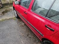 Używany VW Jetta 90 KM (66 kW) 1993 Czerwony Sedan/Limuzyna