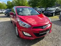 Gebraucht Hyundai i30 Classic 99 PS (72 kW) 2012 Rot Kombi