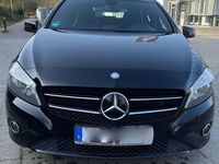 Gebraucht Mercedes A180 122 PS (89 kW) 2012 Schwarz Limousine