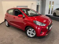 Gebraucht Hyundai i10 Trend 84 PS (61 kW) 2022 Rot Kleinwagen