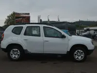 Second-hand Dacia Duster Lauréate 105 CP (77 kW) 2015 Alb SUV