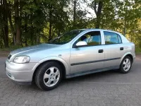 Gebraucht Opel Astra 101 PS (74 kW) 2000 Silber Limousine