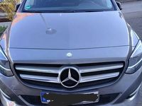 Gebraucht Mercedes B180 122 PS (89 kW) 2015 Grau Van / Kleinbus