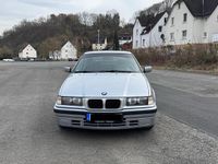 Gebraucht BMW 316 102 PS (75 kW) 1997 Silber Limousine