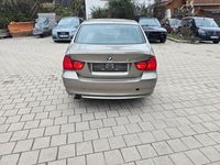 Gebraucht BMW 318 143 PS (105 kW) 2010 Gold Limousine