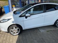 Gebraucht Ford Fiesta 80 PS (58 kW) 2009 Weiß Kleinwagen